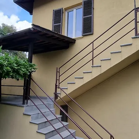アパート La Casa Dei 2 Laghi アヴィリアーナ
